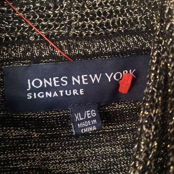 Jones NY size XL top. Approximately 29 inches long. Gold & black. Nice condition - Picture 2 of 7